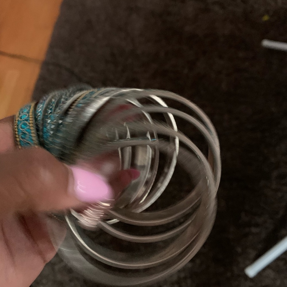 Bracelets - Picture 5 of 8